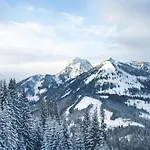 Lush In With 2 Saunas Апартаменты