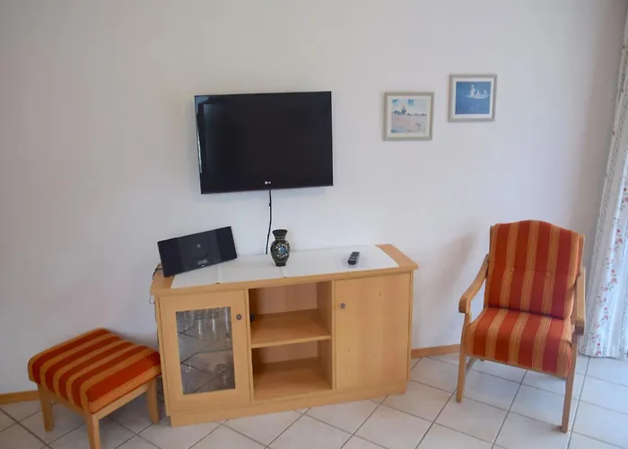 Lush In With 2 Saunas Apartment
