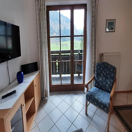 Lush In With 2 Saunas Apartment *