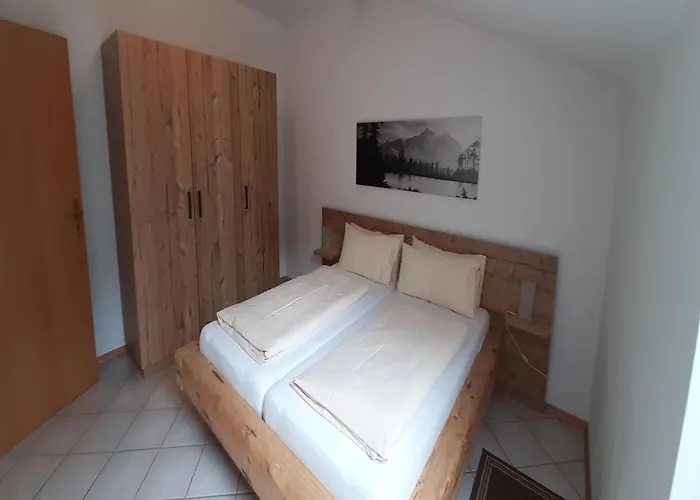 Lush In With 2 Saunas Apartmán *