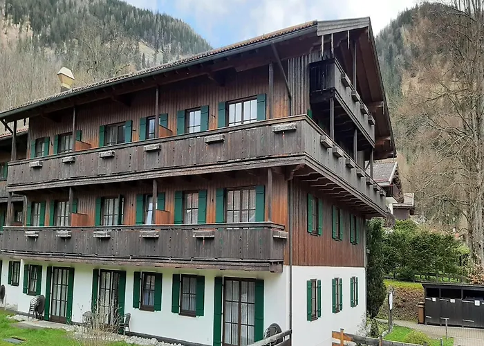 Lush In With 2 Saunas Apartmán